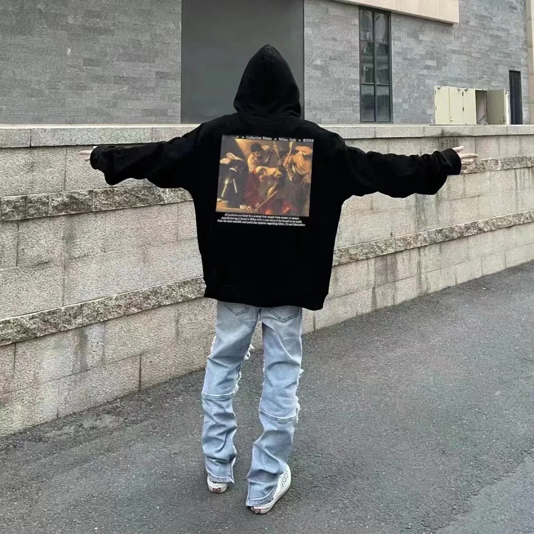 ♻️💯Upper body reference model picture❤️22SS approved version OFFWHITE (OW) Killing and being killed, punishment and sanctity Caravaggio oil painting pure cotton color religious unisex autumn and winter pure cotton hoodie sweatshirt OW perfectly integrates classical literature and art and street culture, paying tribute to VA20SS. Baroqueism, Caravaggio's classic oil painting series, literary street temperament, and 19FW Monet oil paintings. This is also a replacement for Monet. There is a minimalist plain logo on the chest, and a large digital oil painting print on the back with Kornit digital direct inkjet printing. The picture is clear and the stripes transition is smooth. It has a strong religious color, a Vintage style in line with the tone of the Renaissance, and an ultra-clear texture. The fabric is made of 480g combed cotton terry fabric, which has a full drape. Warm and comfortable!  Color: Black Size: XS-L P:390